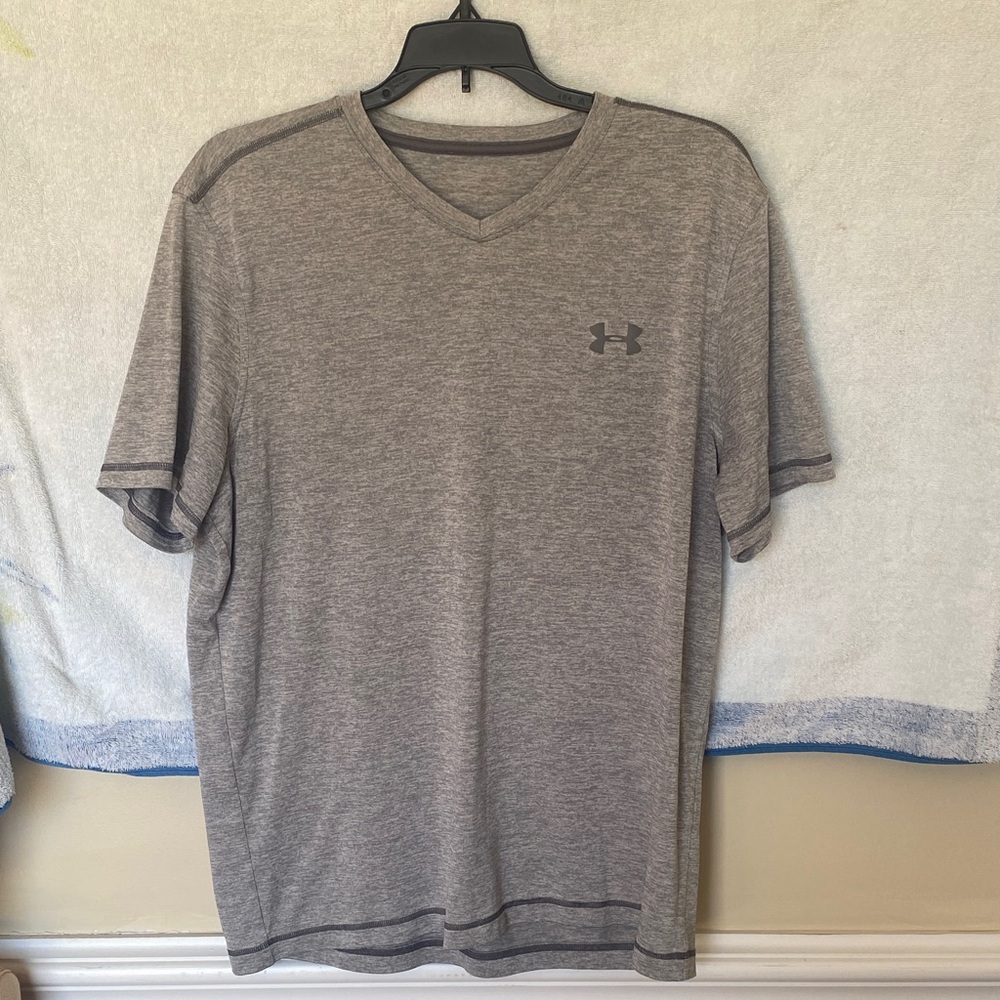 Under Armour Men's Heather Gray V-Neck Tee